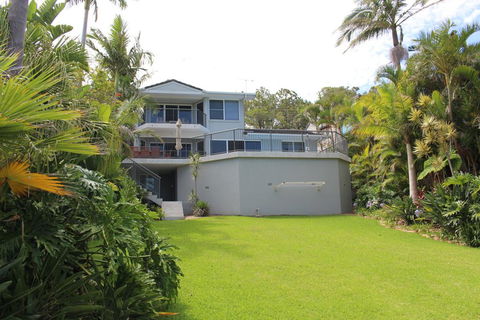 Zaffiro Beach House - Accommodation Coffs Harbour 0