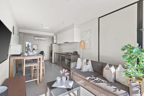 A 2BR Apt On Collins With City Views FREE Parking - Accommodation Coffs Harbour 1
