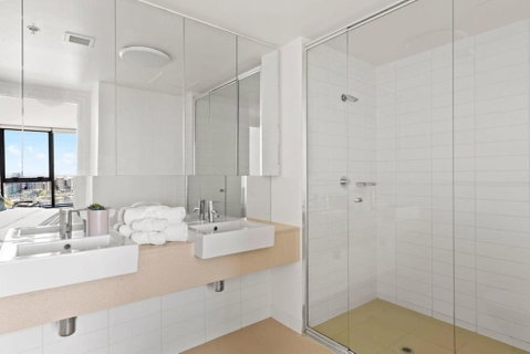 A 2BR Apt With Amazing Harbor Views FREE Parking - Accommodation Coffs Harbour 2