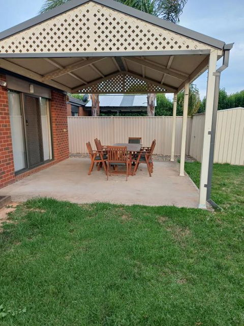A Beautiful And Spacious Home - Accommodation Coffs Harbour 2