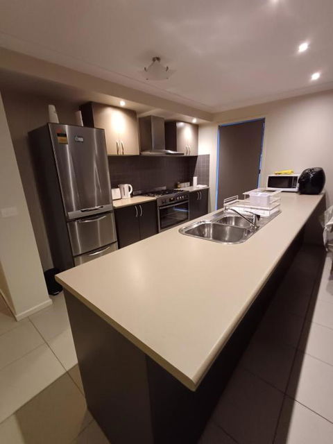 A Beautiful And Spacious Home. - Accommodation Coffs Harbour 3