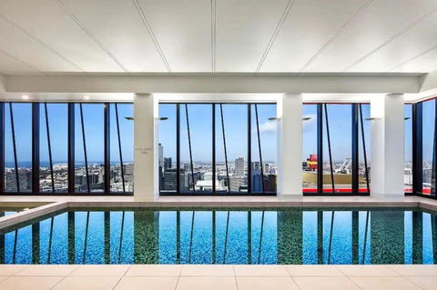 A Chic & Comfy 2BR Apt On Collins With City Views - Accommodation Coffs Harbour 2
