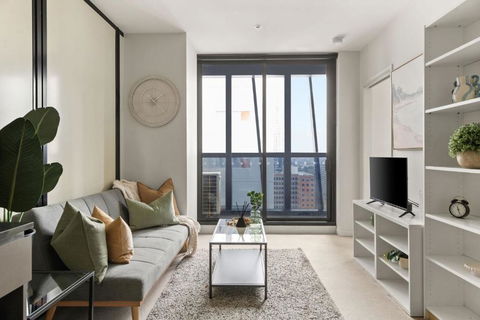 A Chic & Comfy 2BR Apt On Collins With City Views - Accommodation Coffs Harbour 0