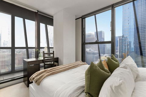 A Chic & Comfy 2BR Apt On Collins With City Views - Accommodation Coffs Harbour 1