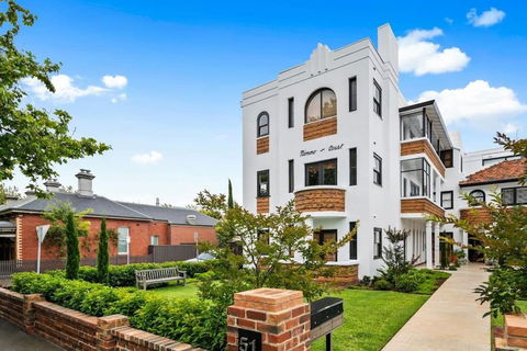 A1 Art Deco 2 Bedroom Apt Sleeps 5 Nimmo1 - Accommodation Coffs Harbour 0