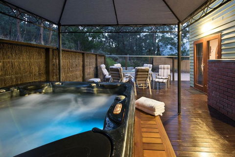 Abbotts Rest - Accommodation Coffs Harbour 0