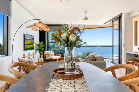 Absolute Beachfront Luxury Apartment - Accommodation Coffs Harbour 1