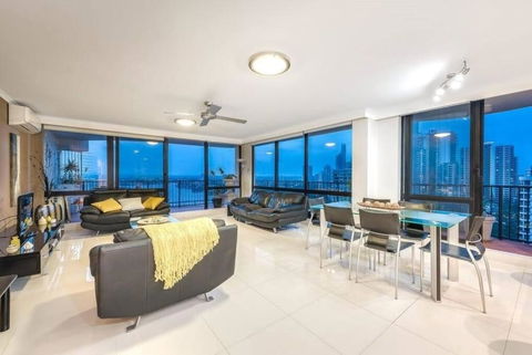 ABSOLUTE Riverfront 2br Apt, Views From Every Room - Accommodation Coffs Harbour 1