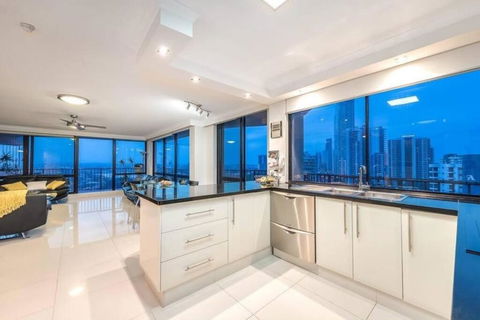 ABSOLUTE Riverfront 2br Apt, Views From Every Room - Accommodation Coffs Harbour 4