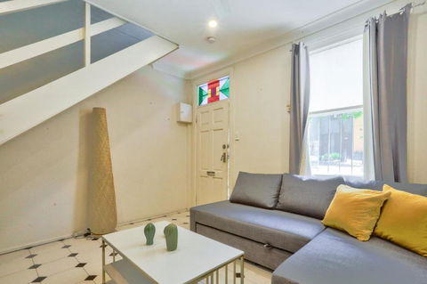 Affordable 3 Bedroom House Darlinghurst With 2 E-Bikes Included - Accommodation Coffs Harbour 2