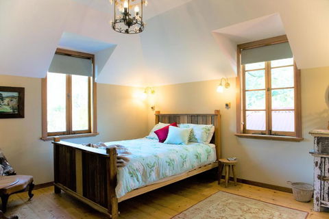 Adelaide Hills Camellia Cottage Wifi - Accommodation Coffs Harbour 2