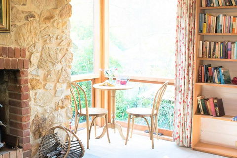 Adelaide Hills Camellia Cottage Wifi - Accommodation Coffs Harbour 1