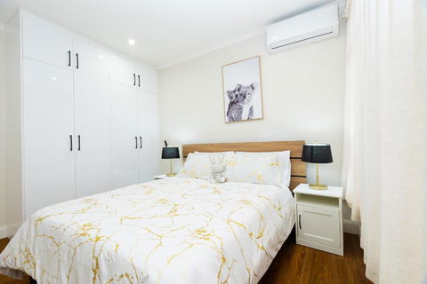 Adelaide Escape And Business-3Bath Full Kitchen Fast Wifi 3TV-for Large Families And Group - Accommodation Coffs Harbour 3