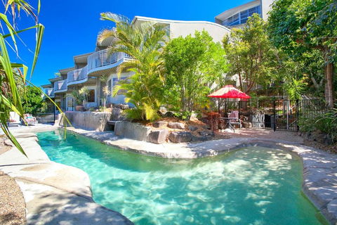Andari Apartment 2, Sunshine Beach, Beachfront Street And Just Steps To Surf-club - Accommodation Coffs Harbour 4