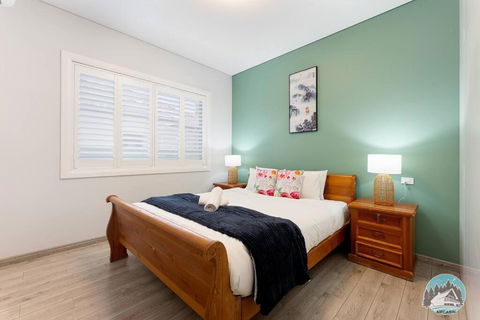 Aircabin - Fairfield - Modern - 6 Bedrooms House - Accommodation Coffs Harbour 2