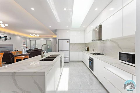 Aircabin - Fairfield - Modern - 6 Bedrooms House - Accommodation Coffs Harbour 4