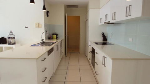 Aircon, Nespresso, Wine - Accommodation Coffs Harbour 2