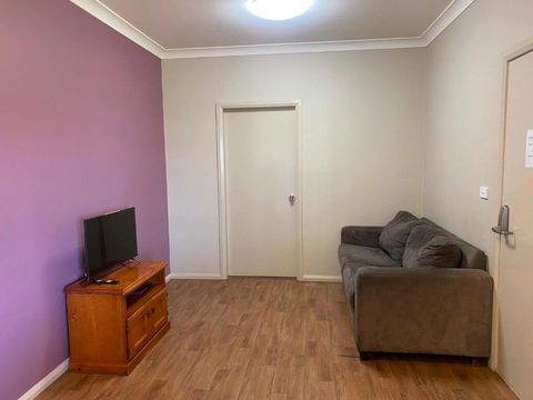 Airfield Tourist Park Temora - Accommodation Coffs Harbour 2