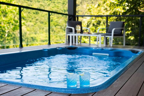Airlie Nights - Accommodation Coffs Harbour 2