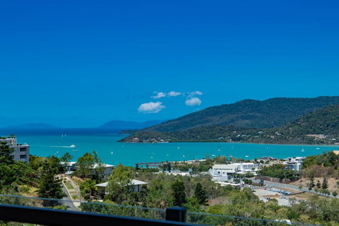 Airlie Nights - Accommodation Coffs Harbour 0