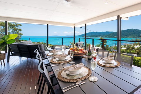 Airlie Oasis - Accommodation Coffs Harbour 0