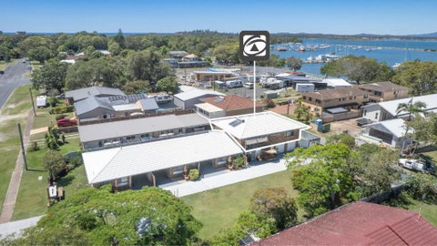 Akuli By The Sea - Unit 1 - FNHolidays - Accommodation Coffs Harbour 3