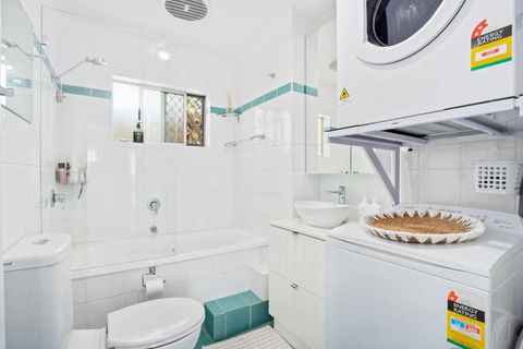 Alfred Street - Hosted By Burleigh Letting - Accommodation Coffs Harbour 4