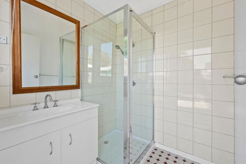 All Beached Out - 8 Guests, Cental, 450m To Beach! - Accommodation Coffs Harbour 3