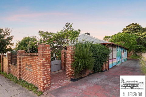 All Decked Out, Fremantle - Accommodation Coffs Harbour 3
