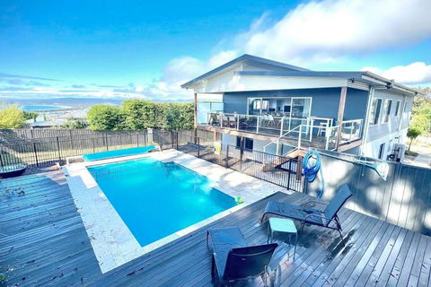 Allawah - 5 Bedroom Luxury Home With A Pool - Accommodation Coffs Harbour 0