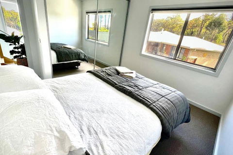 Allawah - 5 Bedroom Luxury Home With A Pool - Accommodation Coffs Harbour 3
