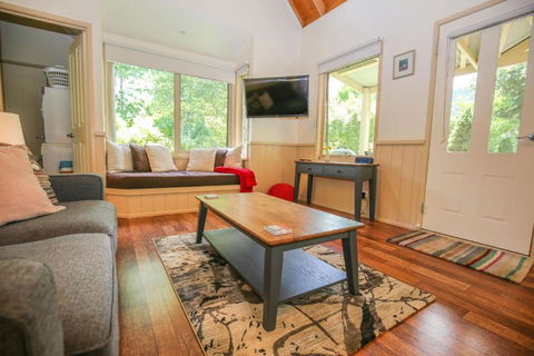 Alpine Arnica Cottage 1 - Accommodation Coffs Harbour 1