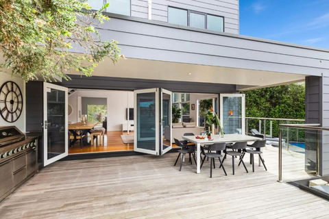 Amalfi Dream - Pool, Spa, Walk To Beach And Shops - Accommodation Coffs Harbour 2