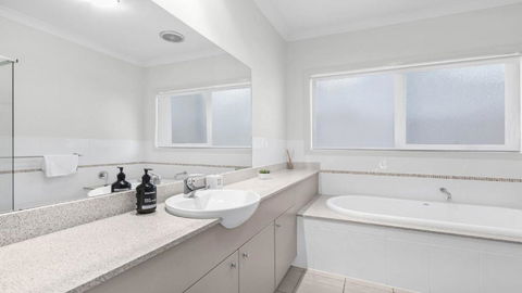 Amaroo Lodge - The Vintage - Accommodation Coffs Harbour 1