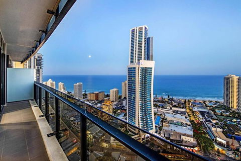 Amazing Location At Circle On Cavill - One Bedroom Self Contained Apartments - Privately Managed - Accommodation Coffs Harbour 0