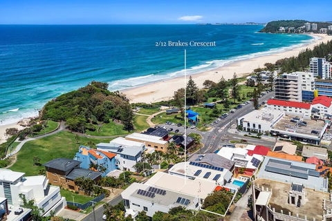 An Oasis By The Beach With Ocean Views Daybed BBQ - Accommodation Coffs Harbour 2