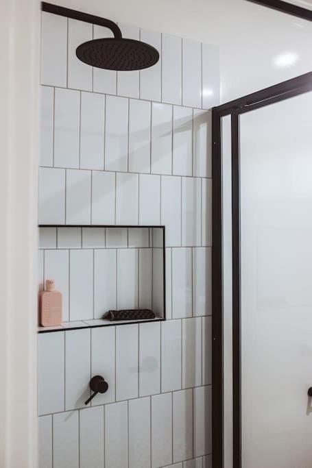 An Unexpected Delight In The Heart Of Town - Accommodation Coffs Harbour 3