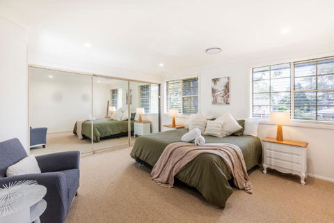 Anglesey - Pet Friendly With Pool & Tennis Court - 4 Mins Walk To Beach - Accommodation Coffs Harbour 4