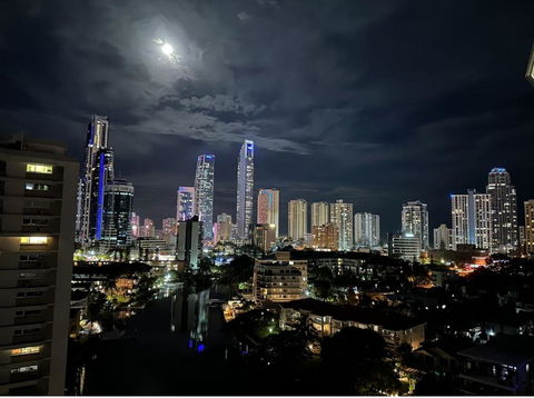Amazing Views Surfers Paradise 2 Bedroom Unit Close To Everything - Accommodation Coffs Harbour 0
