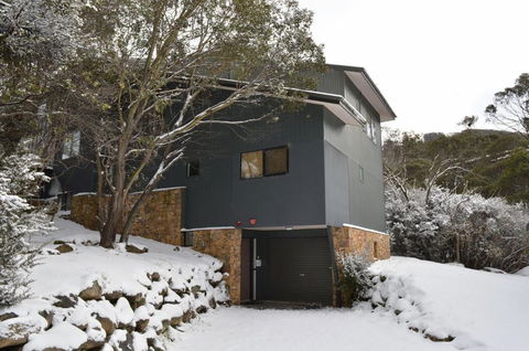 Albina - Accommodation Coffs Harbour 0