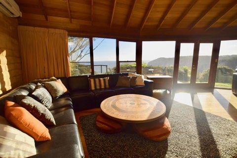 Amaroo Mountaintop Villa - Accommodation Coffs Harbour 4