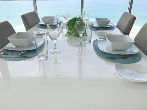 Air On Broadbeach-Stunning Ocean Views - Accommodation Coffs Harbour 4