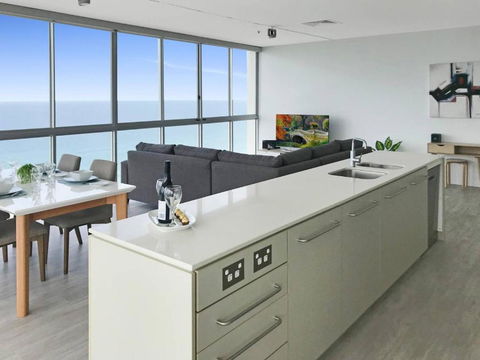 Air On Broadbeach-Stunning Ocean Views - Accommodation Coffs Harbour 1