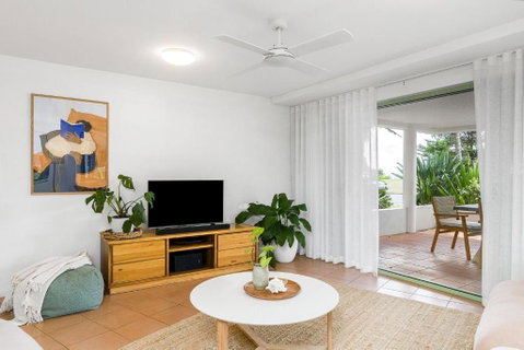 Apartment 2 Surfside - Accommodation Coffs Harbour 3
