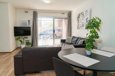 Apartment 4 Burswood - Accommodation Coffs Harbour 1