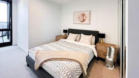 Apartment Next To Public Station, BoxHill Central, 2 Bedrooms, Free Parking And Wifi - Accommodation Coffs Harbour 3