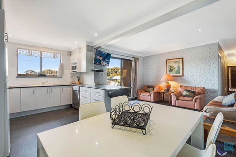 Apollo Unit 15 1st Floor - Accommodation Coffs Harbour 0