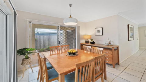 Aqua Links 70 The Drive Yamba - Accommodation Coffs Harbour 3