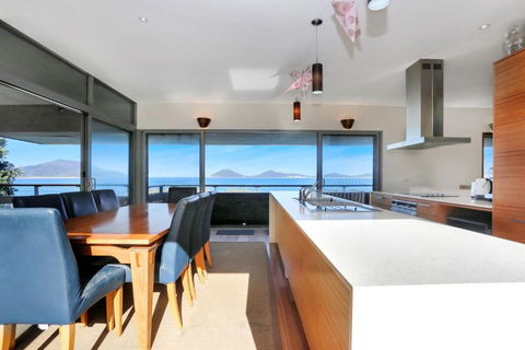 Architectural Design On The Beach - Accommodation Coffs Harbour 3