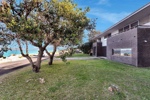 Architectural Design On The Beach - Accommodation Coffs Harbour 0